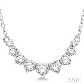 1/2 Ctw Graduated Diamond Smile Necklace in 14K White Gold