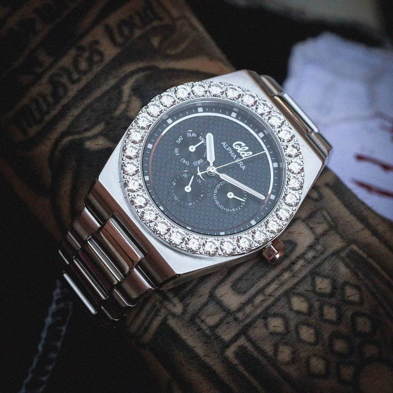 Alpha Era 316 - Iced Bezel