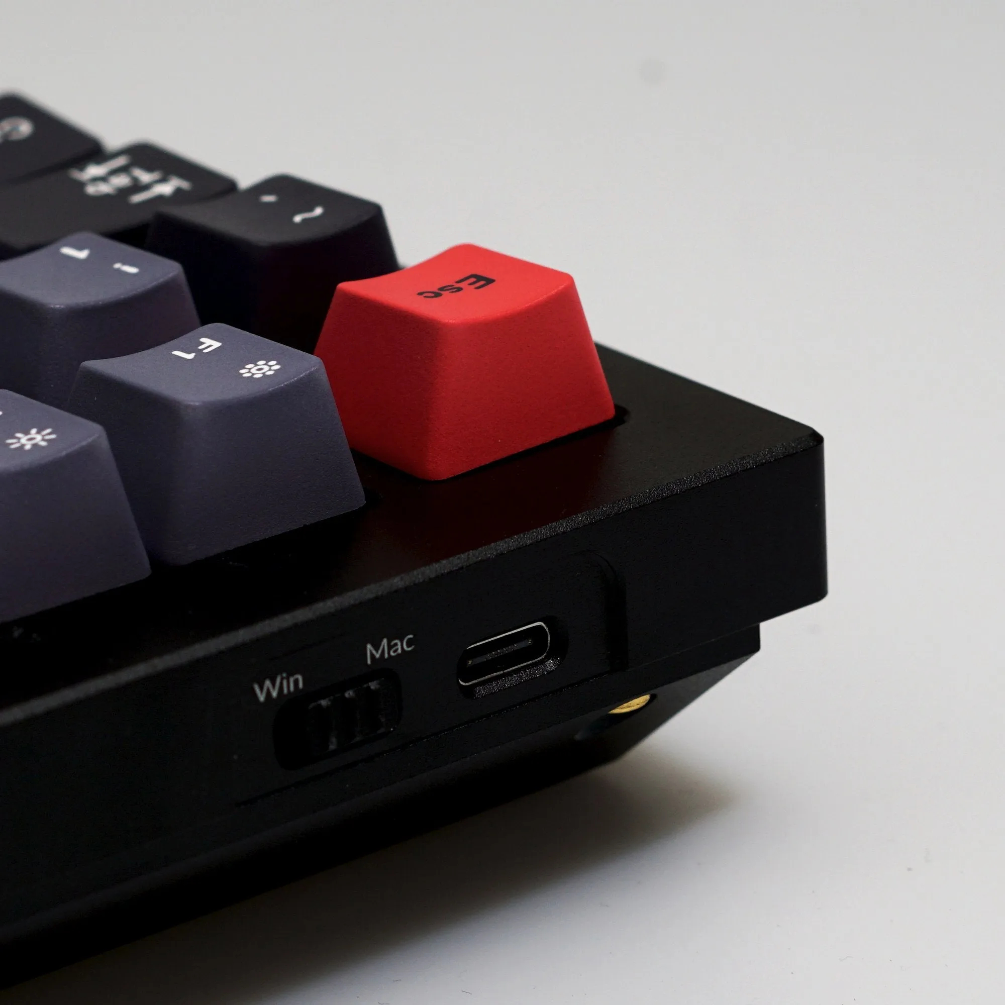 Custom Q1 QMK Mechanical Keyboard (Q1 Carbon Black)( Dolch Red Keycap)