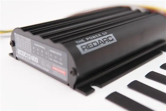 REDARC DUAL INPUT 40A IN-VEHICLE DC BATTERY CHARGER