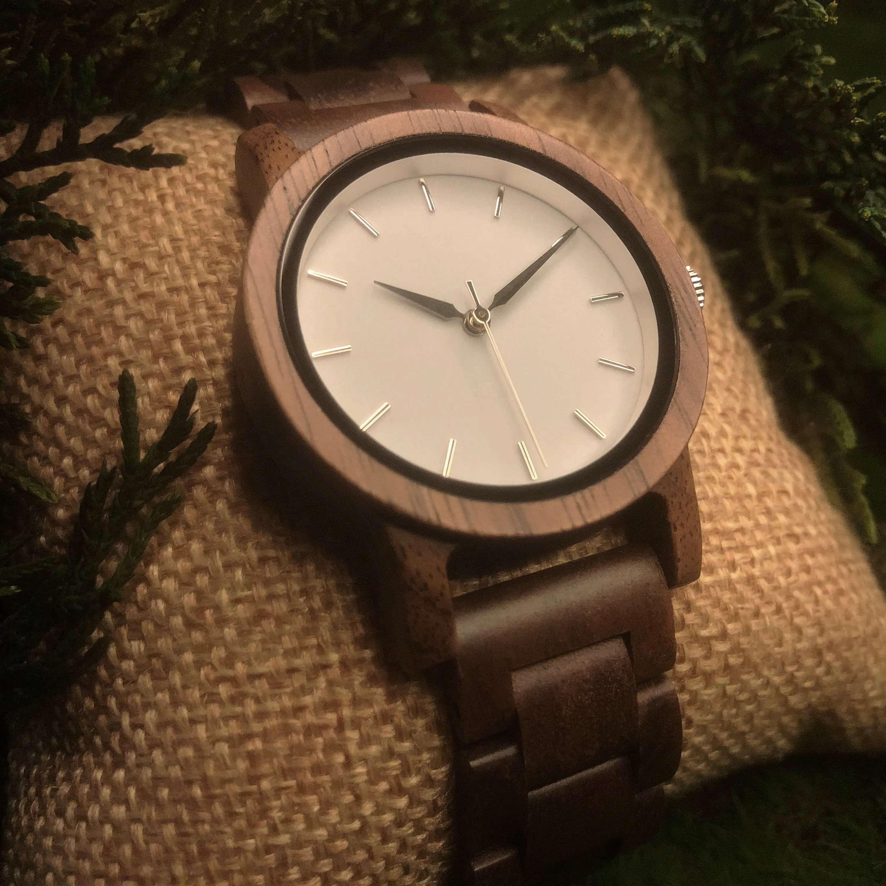 Tambo - Walnut Minimal Watch