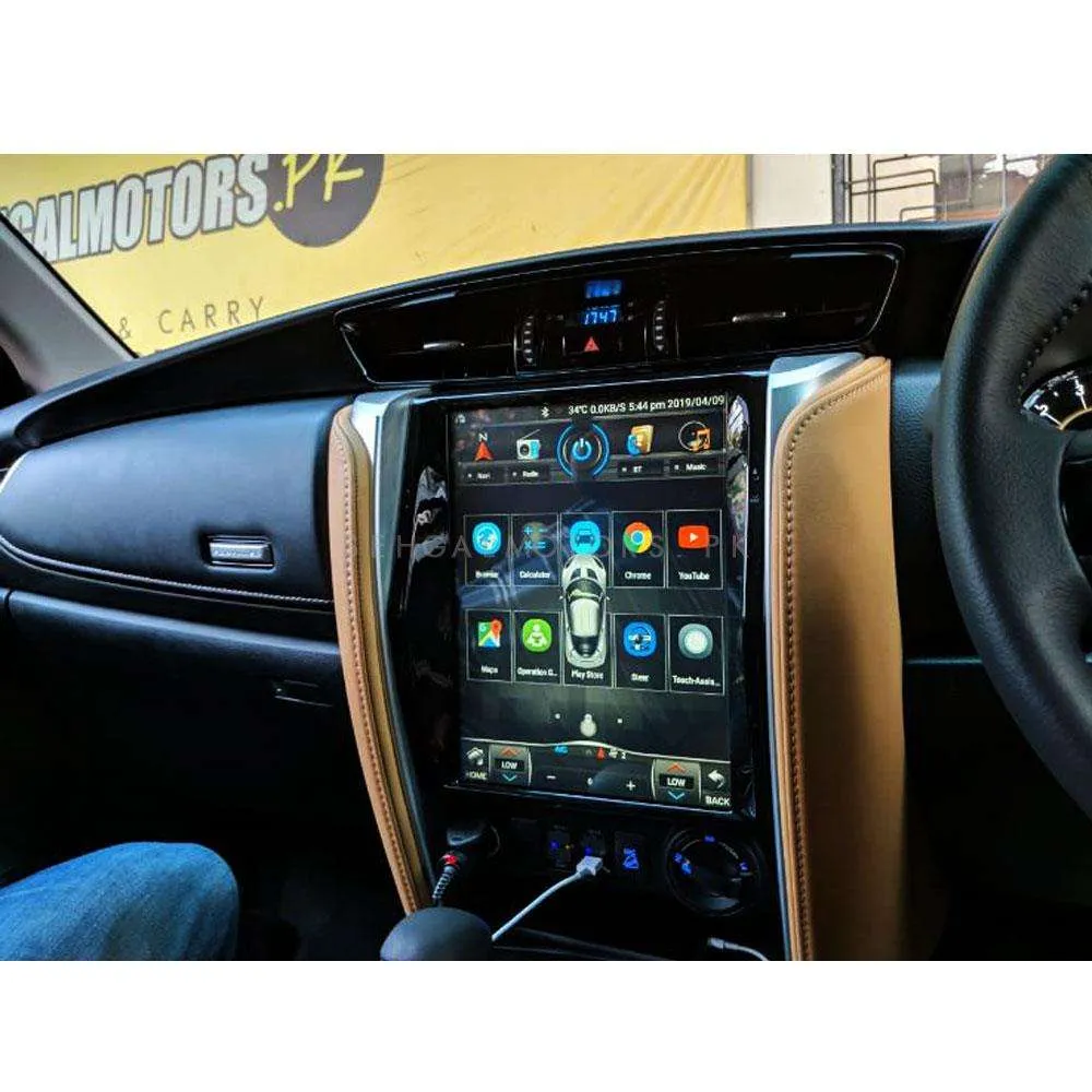 Toyota Fortuner Tesla LCD Black 11 Inches - Model 2016-2024 - IPS Display Multimedia System Android