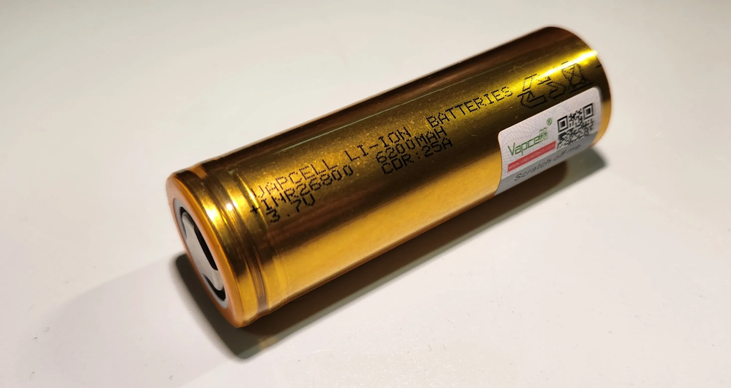 Vapcell INR26800 26800 6200mAh 25A Rechargeable Li-Ion Battery *** HAS TO BE PURCHASED WITH FLASHLIGHT   FEDEX ***